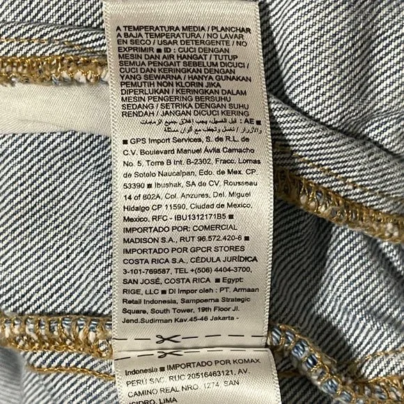 Old Navy women’s/teen size M long sleeve medium wash denim jean jacket - Picture 6 of 10